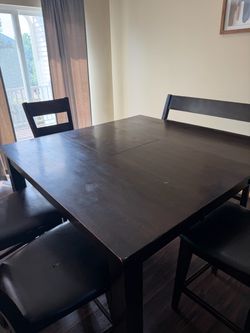 Dining Room Table & chairs with Resturant Style Bench