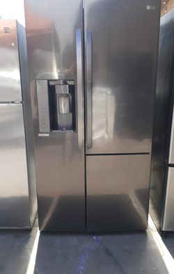LG Side-by-Side Black Stainless Refrigerator Fridge
