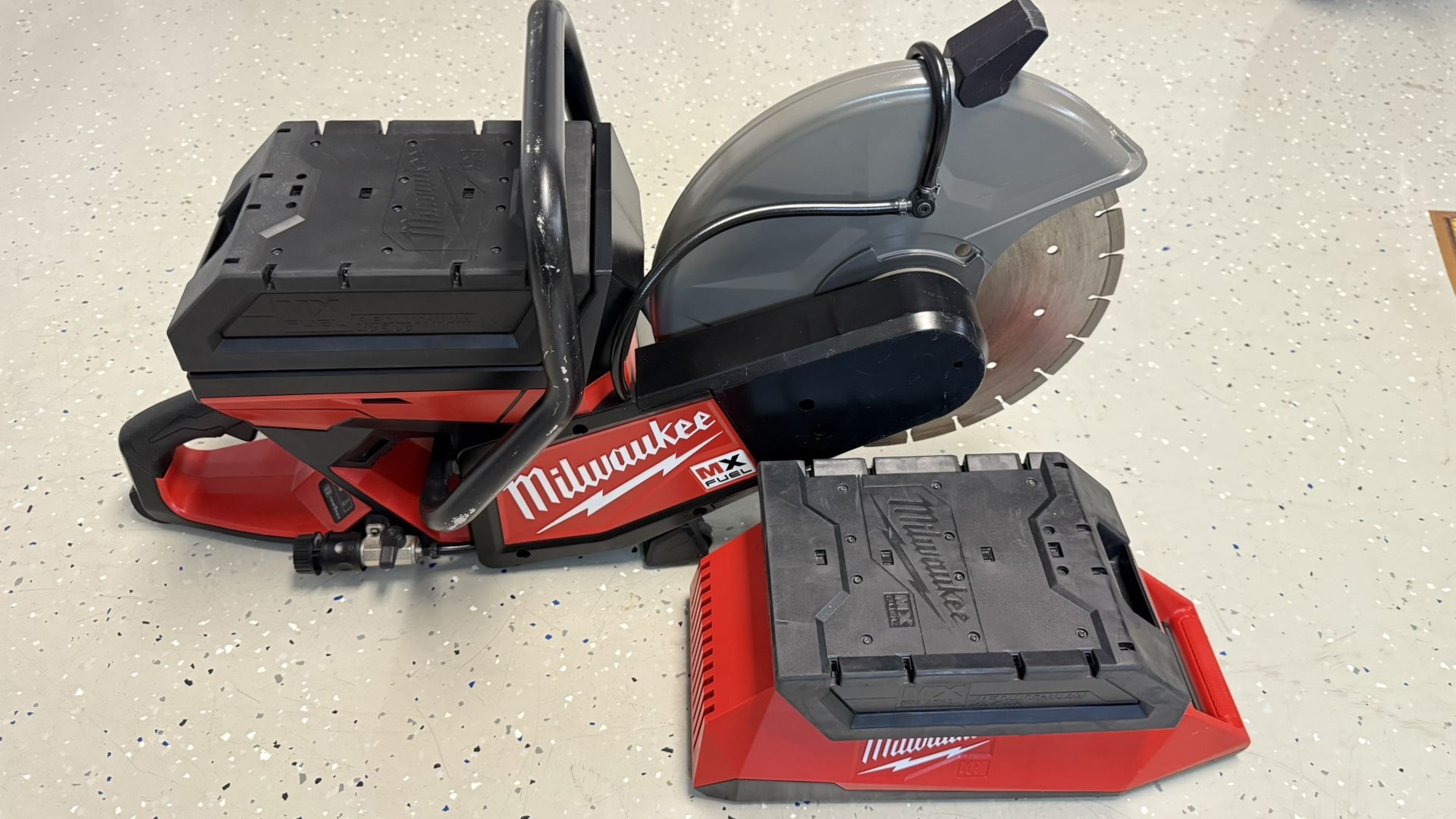Milwaukee MX Fuel 14” – Like New