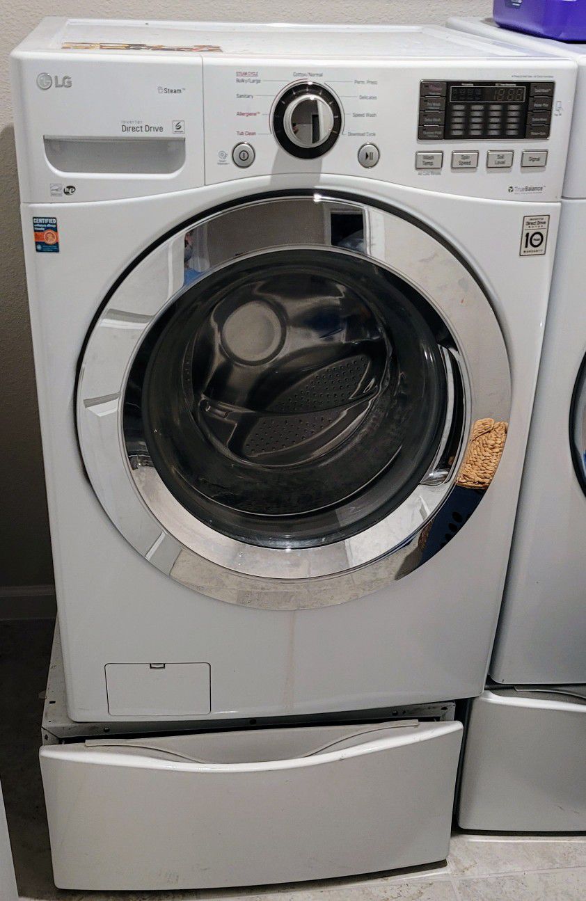 LG 4.5 cubic feet Front-Load Washer with Steam – White/Stainless Steel
