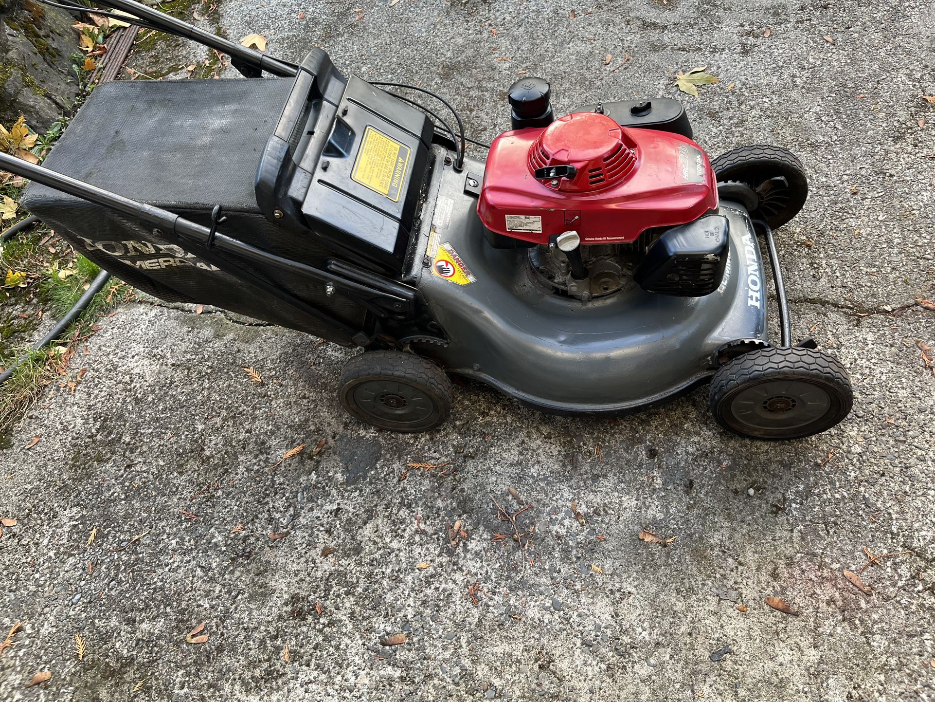 HONDA LAWN MOWER COMERCIAL 
