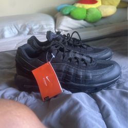 Air Max 95 Triple Black