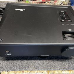 Video/Computer/Presentation Projector by Vivitek,