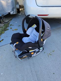 Chico infant carseat
