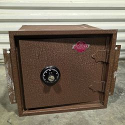 Vintage Hercules Meilink wall safe with combo