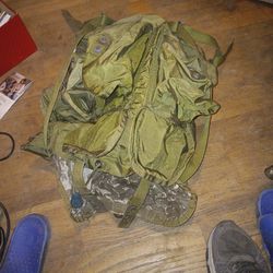 US ARMY backpack + Canteen  & 2  Side Pouch