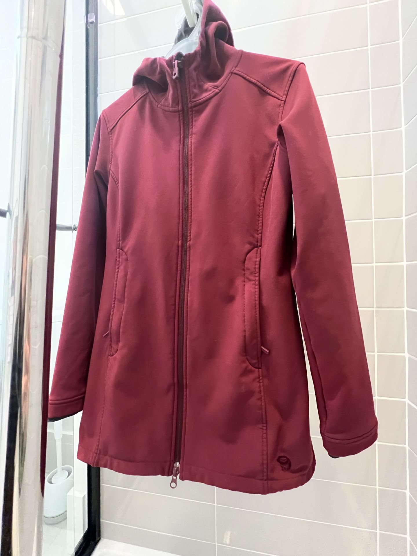 Mountain Hardwear Women’s Hooded Rain Jacket (Size S/P)