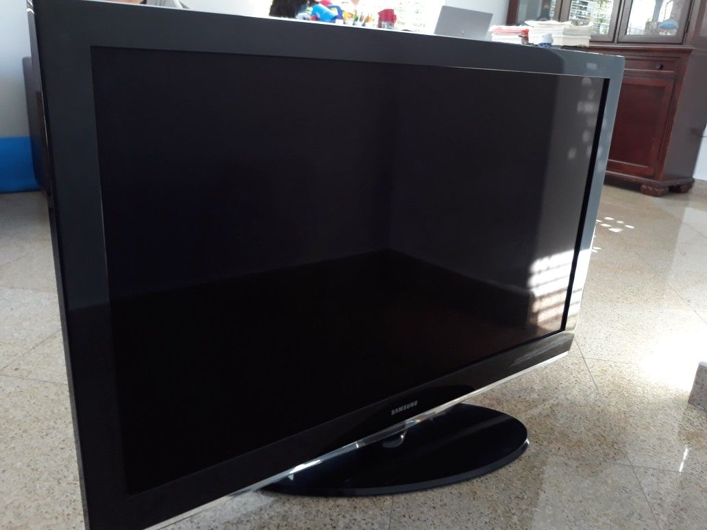 Samsung TV 46inches