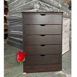 Dresser No Knobs 