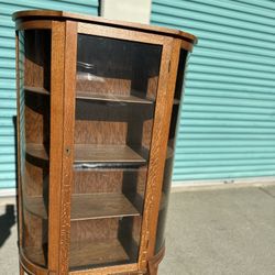 Vintage Curio Cabinet 