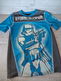 Boys Star Wars shirt ( Size XL 7)