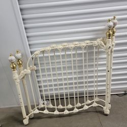 Vintage Victorian Style Metal Bed Frame Floral Porcelain Brass Finials Full Size