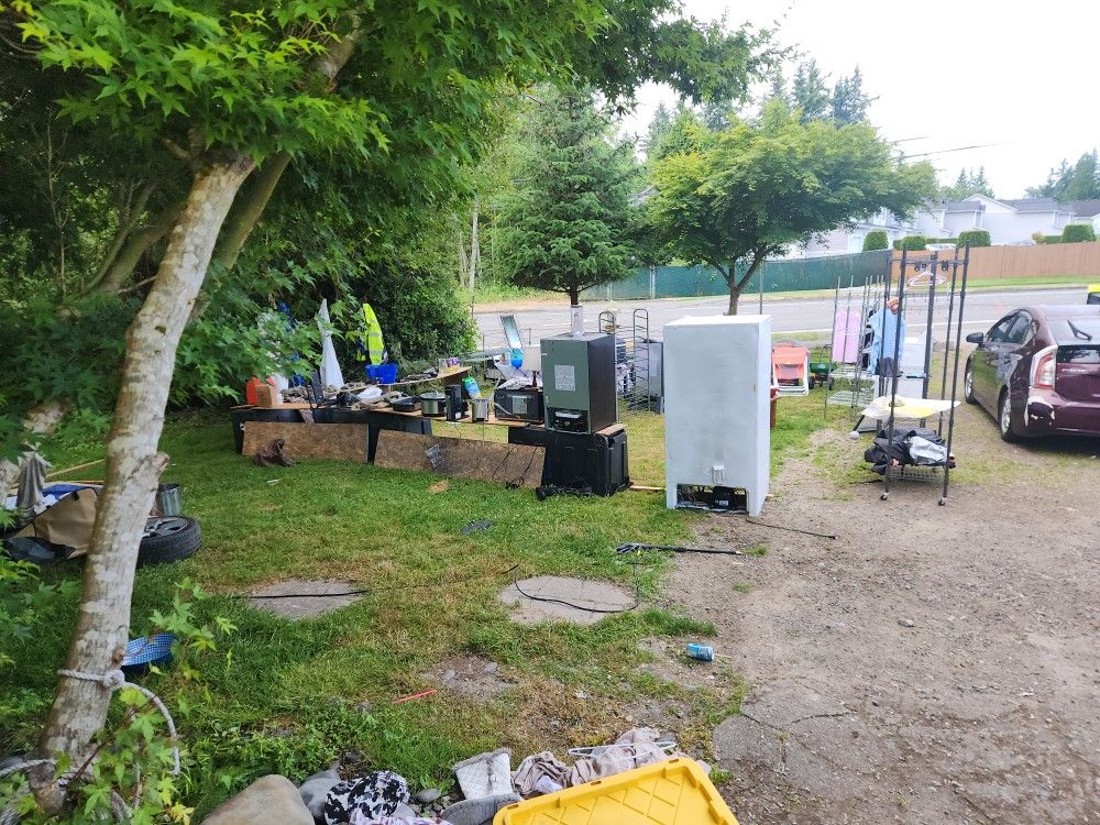 MOVING SALE BRING DAD