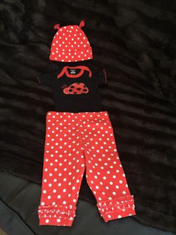 0-3 month old 3 piece outfit