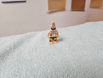 Lego Patrick Star Minifigure with Bib and Ice Cream Splotches
