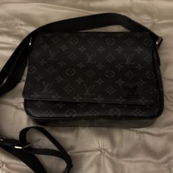 Louis Vuitton Men’s Bag