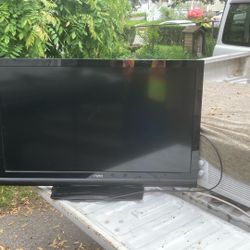 Vizio 47 Inch. Tv Works Great