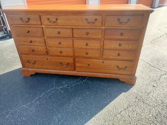 ✨ VINTAGE SOLID WOOD 11-DRAWER DRESSER ✨
