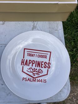 Wall mount plat mugs and a glass.