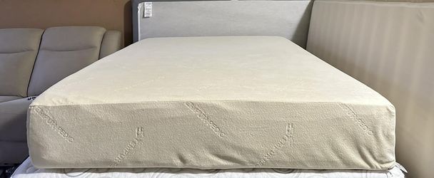 Full Size Mattress (Colchón Full Size)
