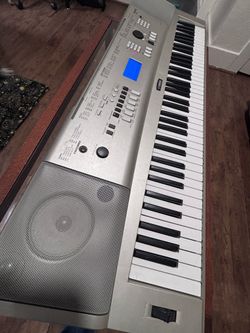 Yamaha YPG-235 76-Key Portable Grand Piano