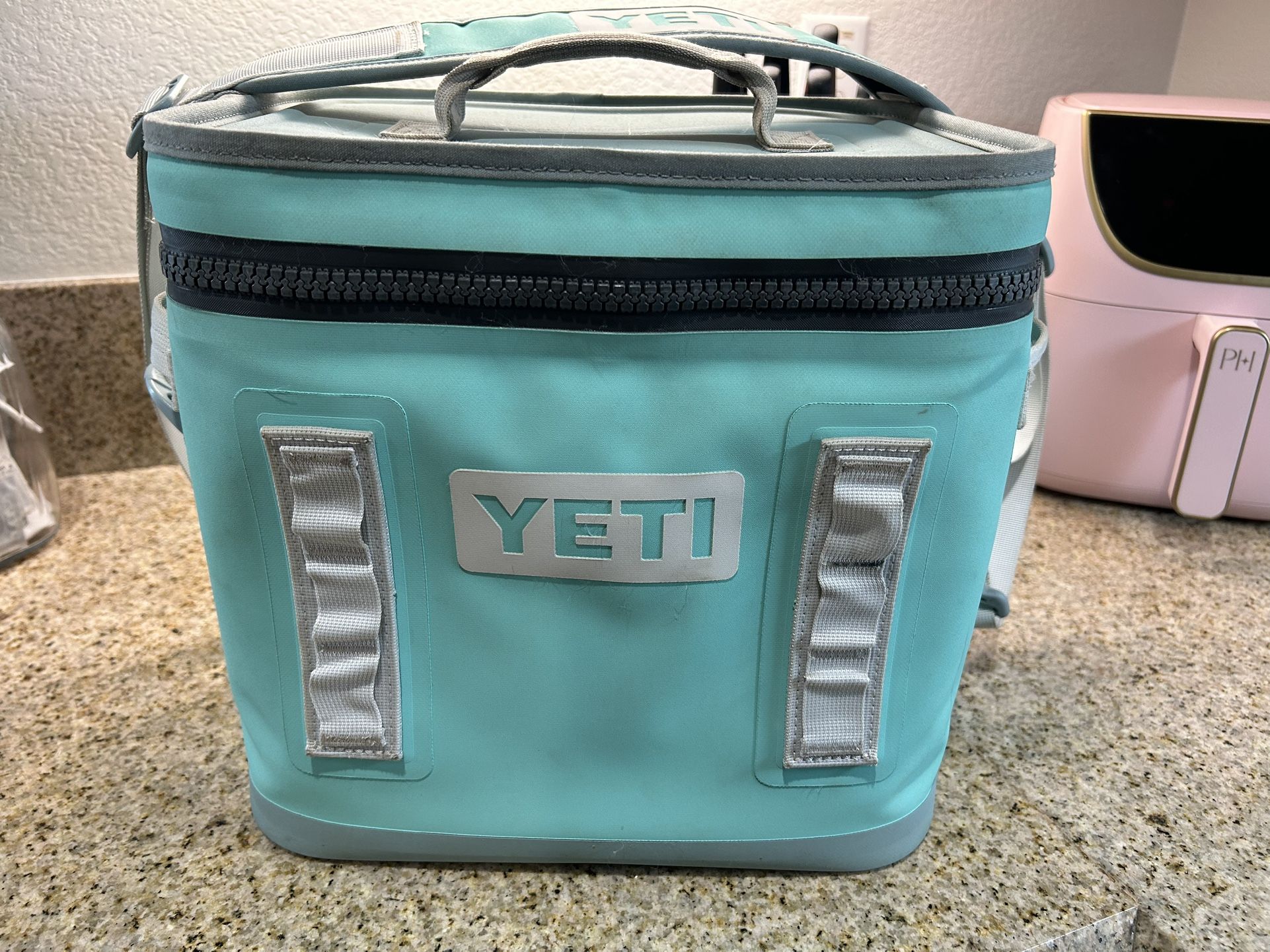 Yeti Hopper Flip 12