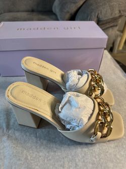 Women’s shoes