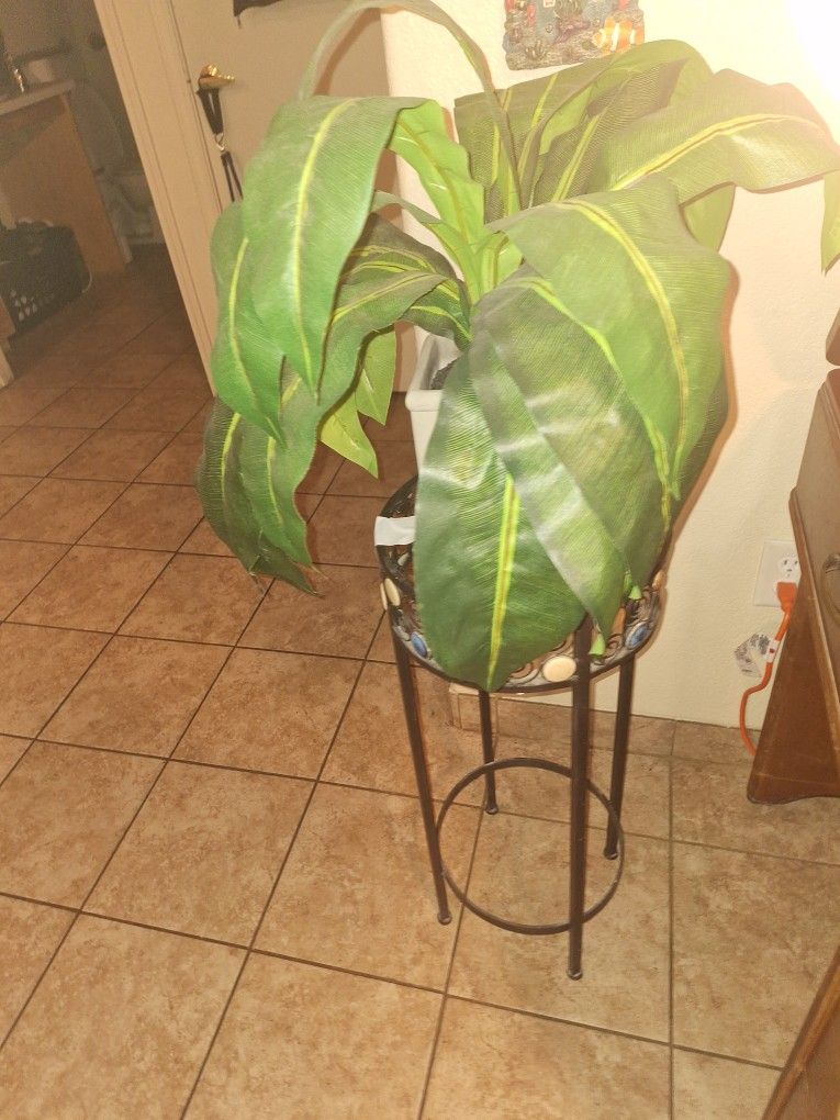 METAL FLOWER STAND WITH DOT AND PLANT. $50 FOR BOTH FIRM PRICE