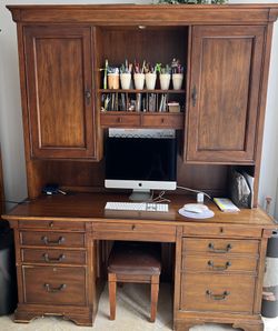 Desk With Hutch 