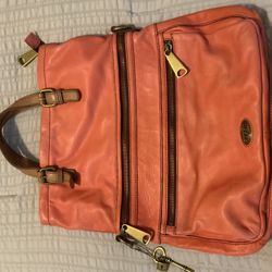 Gently Used Fossil Bag converts From big bag to clutch bag. $30