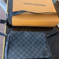 Louis Vuitton District PM Damier Graphite Canvas Men’s Bag