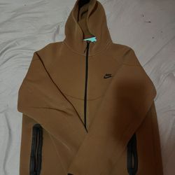 Large Brown Nike Tech