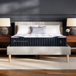 Dreamcloud Premier Hybrid Twin, Like New, Perfect Condition FREE SHIPPING