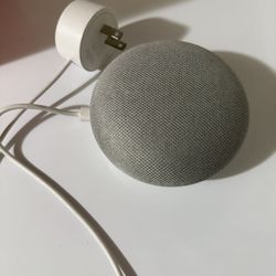Google Home Smart Speaker 