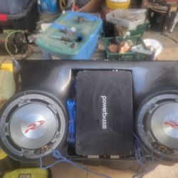 Alpine typeR 10" Subwoofers And Amplifer