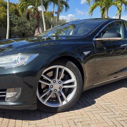 2013 Tesla Model S 