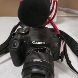 Canon EOS Rebel T7i DSLR Camera w/Rodes mic