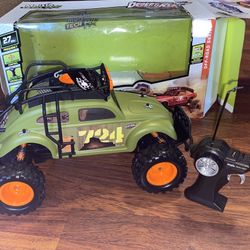 Maisto R/C Desert Rebel Volkswagen Beetle Radio Control Vehicle (1:10 Scale RARE