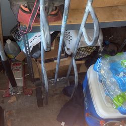 Who Needs Help Moving Lmk 😎 