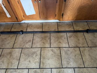 Olympic bar 7 foot long 45 lbs weight capacity 1500