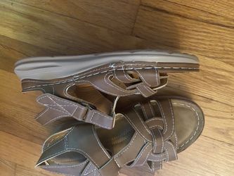 New Size 6.5/7 Orthopedic Women’s Sandals 