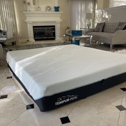 Queen Tempur-Pedic mattress