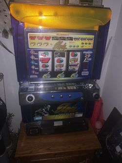 Elvis Presley token slot machine