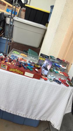 Collectible hot wheels low rider and homies figures