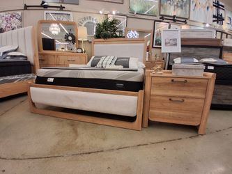 4PC Solid Wood and Upholstery bedroom set