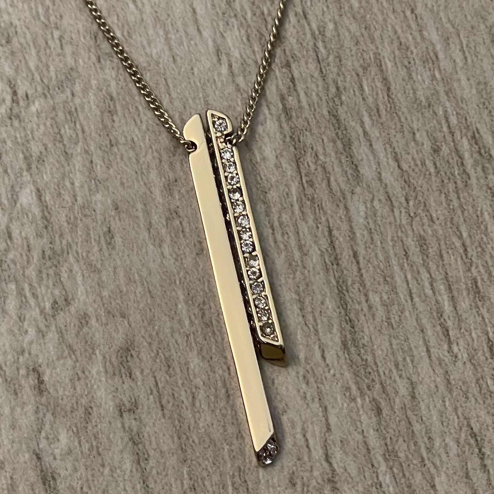 Banana Republic Gold Tone Stick Pendant Necklace 