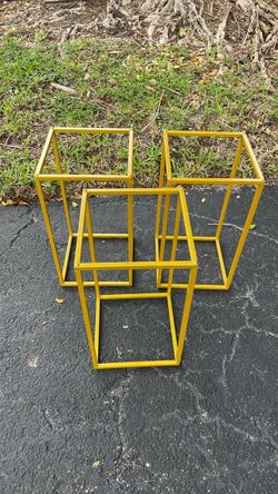 Free Metal Geometric Plant Stand Set of 3