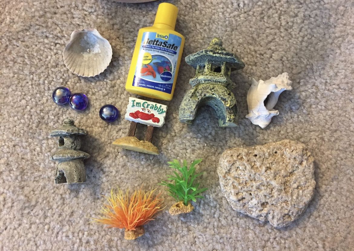 Aquarium stuffs substrate,salt water concentrate, decorations,Bettasafe. Fish bowl tank