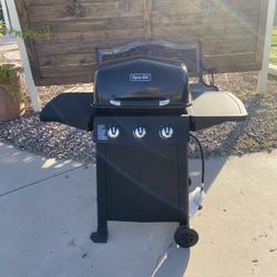 Barbecue Grill Three Burner $45