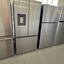Samsung 30” 22.0 Cu Ft Capacity Refrigerator 